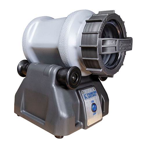 Descubre el Frankford Arsenal Platinum Series Rotary Tumbler Lite: compacto, capacidad de 3.3L, fácil ON/OFF y perfecto para 300 casquillos de .223 con acero inoxidable.
