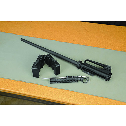 El Kit Profesional Wheeler Delta incluye herramientas esenciales como el AR-15 Armorer’s Vise y el Torque Wrench, todo en un estuche personalizado para facilitar tu trabajo.