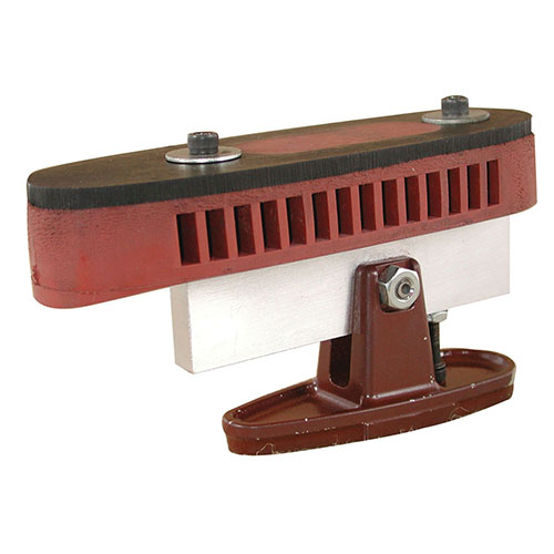 El Fixture de Instalación de Recoil Pad de Wheeler transfiere con precisión el ángulo de la línea de toe y la línea de comb, y es ideal para lijar pads con una base rígida.