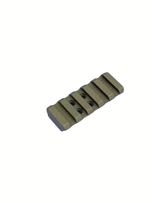 Los adaptadores Picatinny de ERATAC están fabricados en aluminio de alta resistencia, con acabado Mil-Spec, dimensiones precisas y opciones de altura personalizables.