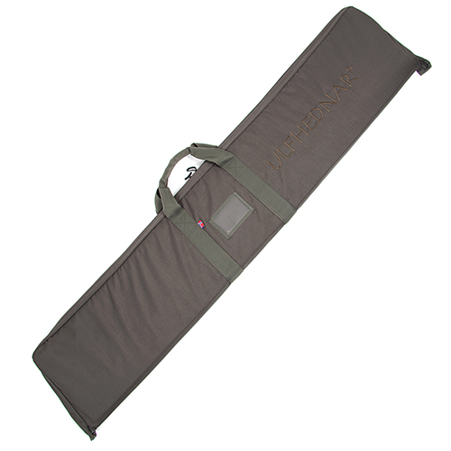 La funda ULFHEDNAR de 160cm no solo guarda armas largas, sino que también sirve como esterilla de tiro, con bolsillos, correas Molle y tirantes de mochila.