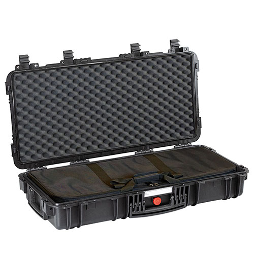 Protege tu arma con la maleta Explorer Cases Red 7814, resistente al agua, con bisagras metálicas, válvula de presión y espacio para personalizar tu equipo.