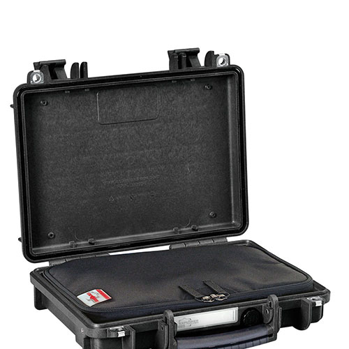 Protege tu arma con la maleta Explorer Cases 3005, resistente al agua y al impacto, con bisagras metálicas y espacio para personalizar tu equipo.