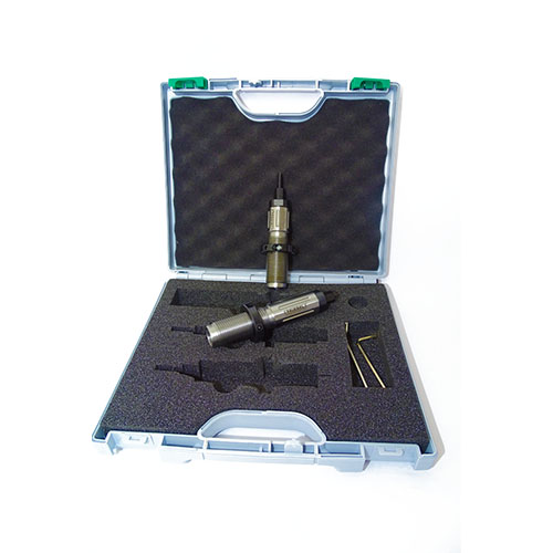.308 Winchester Die Set de TRIEBEL, incluye full sizing die y seater con crimp, todo en un estuche premium. Calidad excepcional a un precio atractivo.