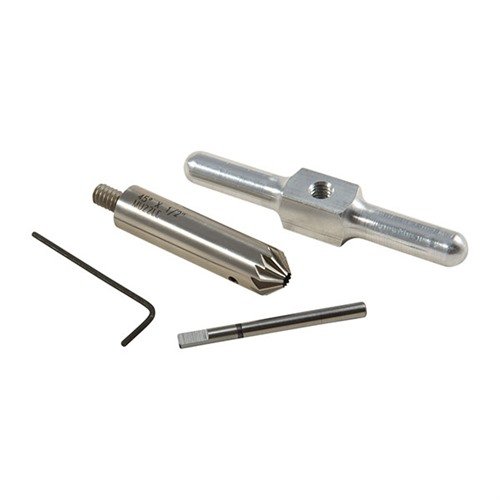 El cortador de chamfering de 45° elimina bordes afilados en cañones y cilindros, facilitando recargas rápidas y asegurando una salida limpia de balas.