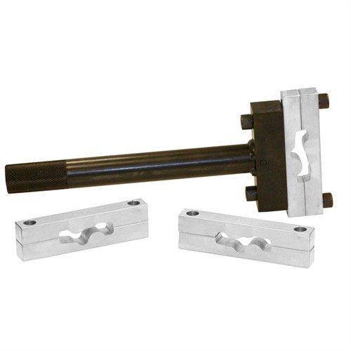 El COLT SAA ACTION WRENCH de BROWNELLS previene daños por torque al instalar o quitar cañones, con cabezales de aluminio que protegen tu marco.