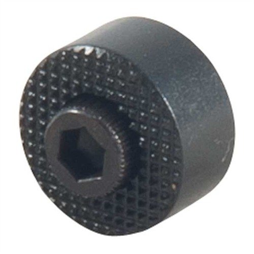 El botón de liberación de magazine oversized de ED BROWN es extra largo, con checkering de 40 lpi, para un agarre seguro y cambios de magazine más rápidos.