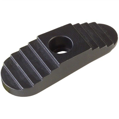 Mejora la seguridad de tu Mossberg 500/590 con esta palanca de seguridad oversized de aluminio, que ofrece más superficie y mejor apalancamiento para un uso fácil.