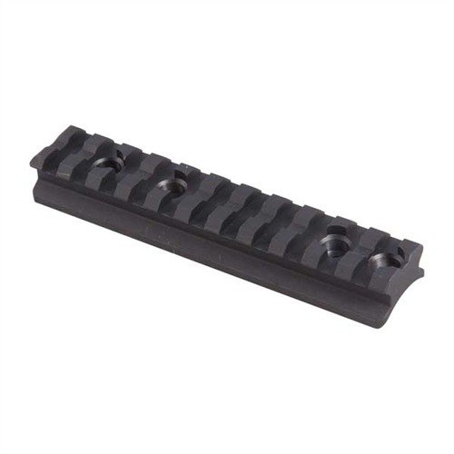 El riel Picatinny para la recepción de escopetas permite montar ópticas y miras tácticas, fabricado en aluminio 6061-T6, con un diseño bajo perfil y gran resistencia.