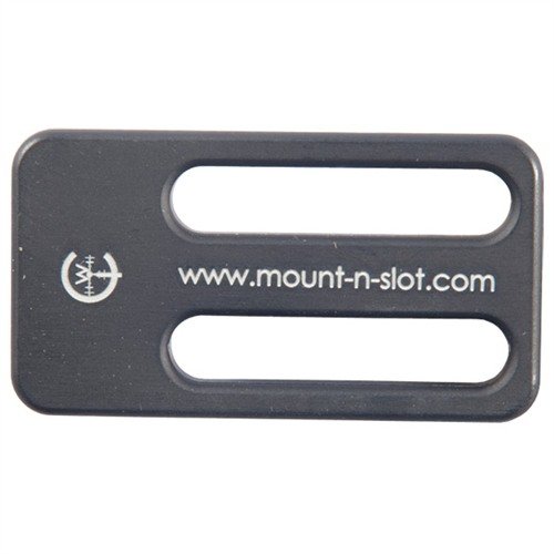 Convierte tu sling de 2 puntos a uno de punto único fácilmente con este adaptador de aluminio, compatible con cualquier conector QD, clip HK y más.