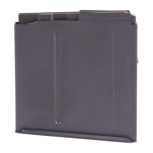 Descubre el cargador LONG ACTION 5RD AICS .338 LAPUA, fabricado en acero tratado y acabado en Teflón, ideal para rifles AICS y con alimentación suave y confiable.