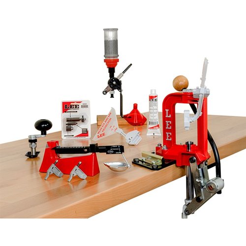 El Kit de 50 Aniversario de Lee incluye la prensa Breech Lock Challenger, Perfect Powder Measure y herramientas esenciales para recarga, todo en un diseño compacto.