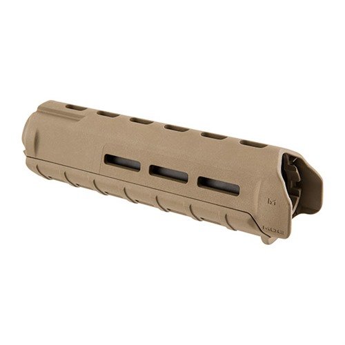 Los guardamanos Magpul MOE M-LOK son ligeros y resistentes, perfectos para AR-15/M16, con ranuras M-LOK para accesorios como luces y empuñaduras.