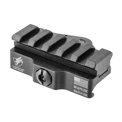 El QUICK-RELEASE ACCESSORY MOUNT de AMERICAN DEFENSE ofrece un sistema fácil de montar y desmontar, ideal para luces y accesorios, con ajuste seguro y sin movimiento bajo retroceso.