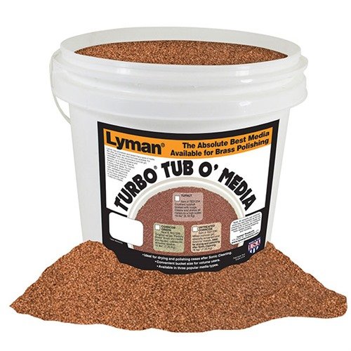 El Lyman Turbo Case Cleaning Media, con 18 lbs de cáscaras de nuez tratadas, limpia y pule tus casings en pocas horas, dejándolos listos para recargar.