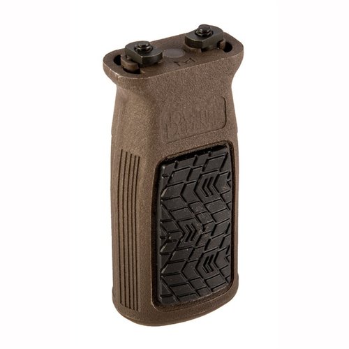 El M-LOK Vertical Grip de Daniel Defense ofrece un agarre cómodo con su recubrimiento de goma, ideal en condiciones húmedas y secas. Compatible con rieles M-LOK.