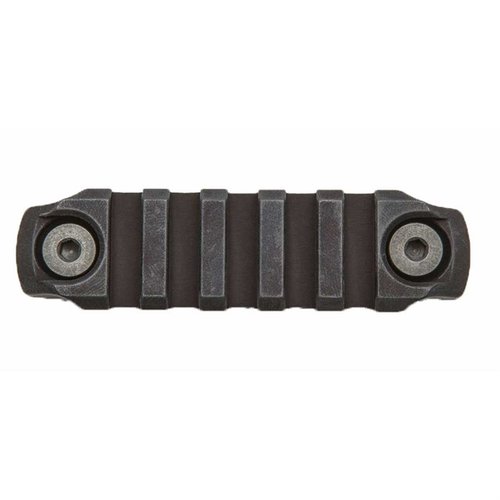 Las secciones de riel Picatinny BCM M-LOK permiten montar accesorios en tus guardamanos M-LOK, con opciones de nylon o aluminio para diferentes necesidades.