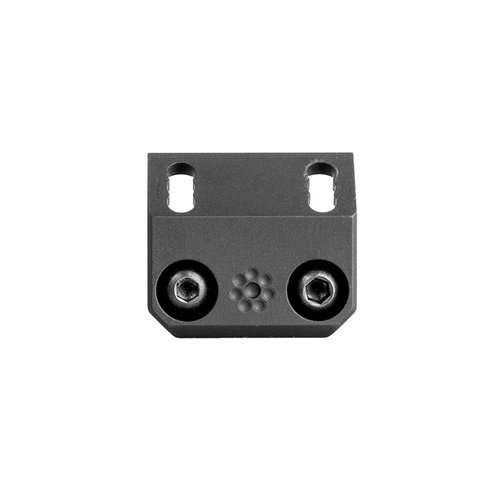 El Offset Scout Mount de Arisaka permite montar luces Scout en una posición de 45 grados, es ligero, de perfil bajo y compatible con varias series de luces.