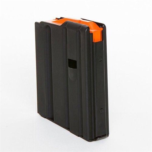 Descubre el cargador negro de 10 rondas .223 de C-PRODUCTS, hecho de acero inoxidable con un acabado Isonite y un seguidor naranja para una carga fácil y rápida.
