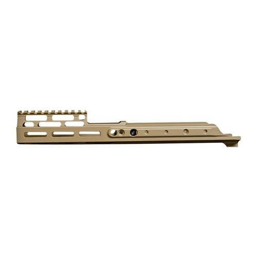 Mejora tu FN SCAR MK17 con los SCAR MREX MARK II M-LOK HANDGUARDS, fabricados en aluminio 6061-T6, ofrecen múltiples ranuras M-LOK y son 100% hechos en EE.UU.