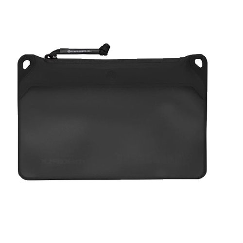 Organiza tus accesorios con el DAKA Medium Window Pouch de Magpul, resistente al agua y con ventana para fácil acceso, ideal para aventuras al aire libre.