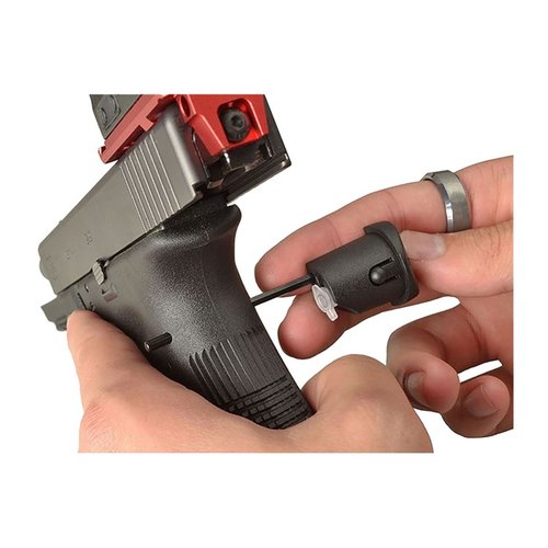 El Grip Plug Tool de Strike Industries para Glock es una herramienta multifuncional con un punzón de acero inoxidable, depósito de aceite y rampa para cargadores.
