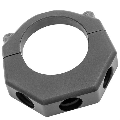 El TRI-BASE BUFFER TUBE SLING MOUNT de GROVTEC US se instala sin desarmar el arma, permite 3 posiciones de sling y está fabricado en aluminio 6061 anodizado negro.