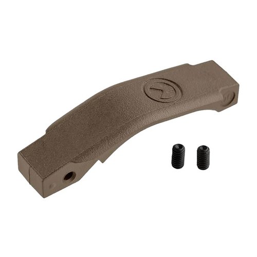 El MOE Enhanced Trigger Guard de Magpul es fácil de instalar, ergonómico, y diseñado para usar con guantes, eliminando el molesto 'hueco' en el guardamonte.