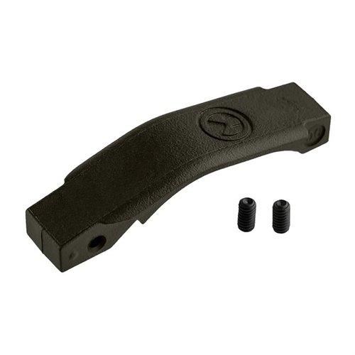 El MOE Enhanced Trigger Guard de Magpul es fácil de instalar, ergonómico y diseñado para usar con guantes, mejorando tu comodidad al disparar.