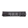 La Super Modular Rail MK4 M-LOK™ de Geissele es ultraligera, con secciones picatinny integradas y ranuras M-LOK, perfecta para personalizar tu arma sin peso extra.