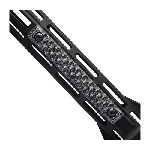 Los paneles VZ Hydra ofrecen una textura ondulada única, son compatibles con 3 M-LOK slots y miden 120mm de largo, ideales para mejorar tu agarre.
