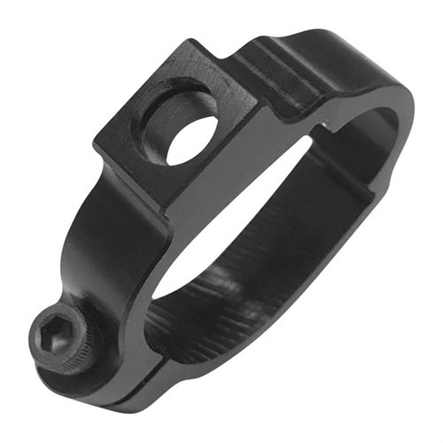 El B-TM Barrel Band para Ruger™ 10/22™ reemplaza el original y permite añadir un QD sling swivel, ajustándose a izquierda o derecha según prefieras.