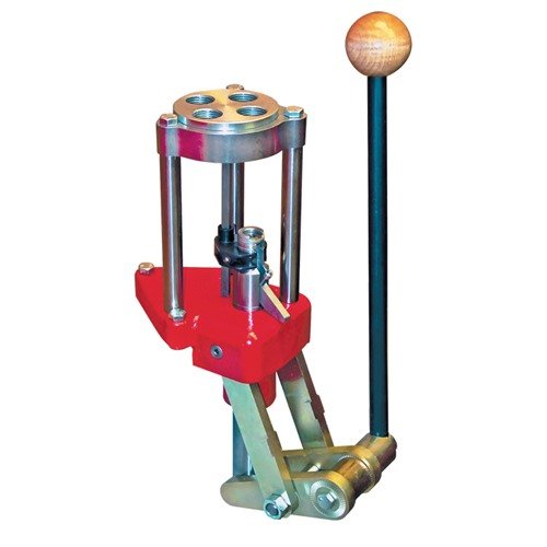 La prensa 4-HOLE CLASSIC TURRET PRESS de LEE PRECISION ofrece un funcionamiento suave, cambio instantáneo de torretas y un sistema de primado fácil y efectivo.