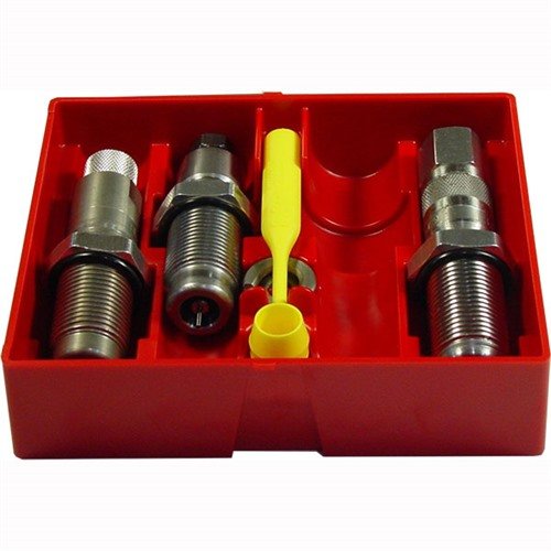 El set de 3 matrices de acero Lee incluye Full Length Sizing Die, Bullet Seating Die y Powder Through Expanding Die, perfecto para recargar con precisión.