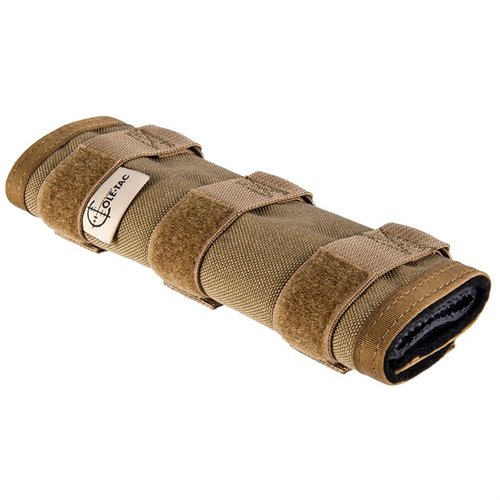 El HTP Suppressor Cover de Cole-Tac soporta hasta 3000°F, es resistente al agua y al fuego, y se asegura con correas BOA para un ajuste perfecto.