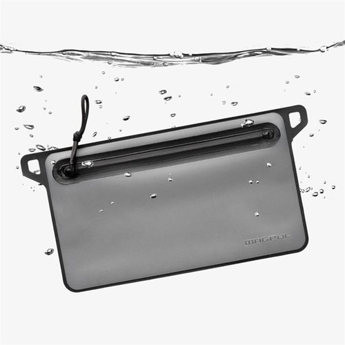 El DAKA Waterproof Window Pouch de Magpul es 100% impermeable, cuenta con cremalleras YKK, material resistente y ventana translúcida para identificar su contenido.