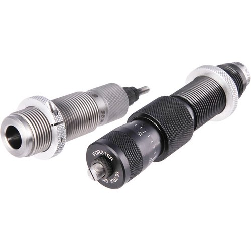 El set de dies Forster incluye un Ultra Micrometer Seater y un Full Length Sizing Die, ideal para ajustar la profundidad de asientos de balas con precisión.