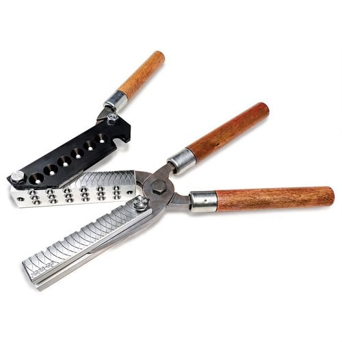 El molde de precisión BUCKSHOT de LEE PRECISION produce 18 perdigones por fundido, con diámetros de bola de .300