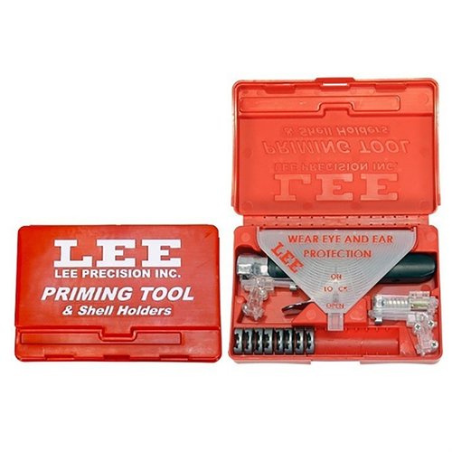 El AUTO PRIMING TOOL KIT de LEE PRECISION incluye todo lo necesario para recargar, con 8 soportes de casquillos y un práctico estuche de almacenamiento.