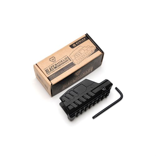 El Blast Shield para SMC ALPHA protege tu pulgar del retroceso y calor, redirige el blast hacia adelante y ofrece más riel Picatinny para accesorios.