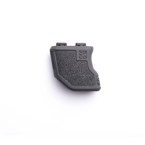 Mejora tu puntería con el Tiger Claw M-LOK: agarre ergonómico, diseño de 10 grados, y textura retro, todo en un grip de nylon moldeado por inyección.