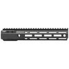 El handguard MOD 4 de Aero Precision combina construcción robusta en aluminio 6061-T6 con un diseño ergonómico y múltiples opciones de personalización M-LOK.