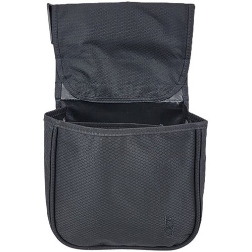 El pouch dividido de BOB ALLEN es ligero y duradero, con dos compartimentos para cajas de cartuchos y un cinturón ajustable de 2