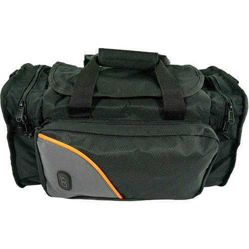 La bolsa de tiro BOB ALLEN CLUB SERIES es resistente, con bolsillos acolchados para pistolas, espacio para gafas y protección auditiva, y correas ajustables.