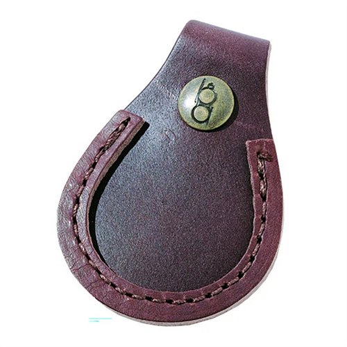 Descubre el GUN TOE REST de BOB ALLEN: hecho de cuero marrón pesado, con un diseño práctico que incluye una pestaña y un broche para ajustarse a los cordones.