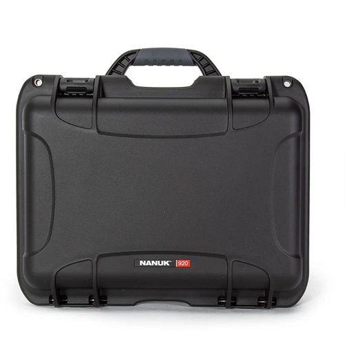 Protege tu equipo con el NANUK 920, una caja dura impermeable y ligera, ideal para armas, cámaras y más, con garantía de por vida.