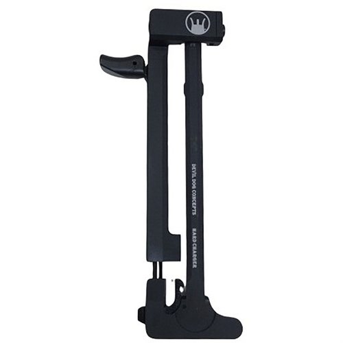 Convierte tu AR-15 en un Side Charger fácilmente con el Hard Charger de Devil Dog Concepts, ergonómico, intercambiable y con espacio para ópticas.