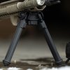 El bipode MOE QD para M-LOK es ligero, fácil de instalar sin herramientas, y sus patas ajustables de 7" a 10" ofrecen estabilidad en cualquier superficie.