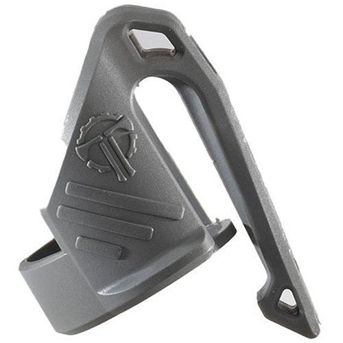 El Low Profile Carry Clip de Thyrm permite llevar tu linterna táctica de forma discreta y segura, facilitando un acceso rápido y un agarre sin deslizamientos.