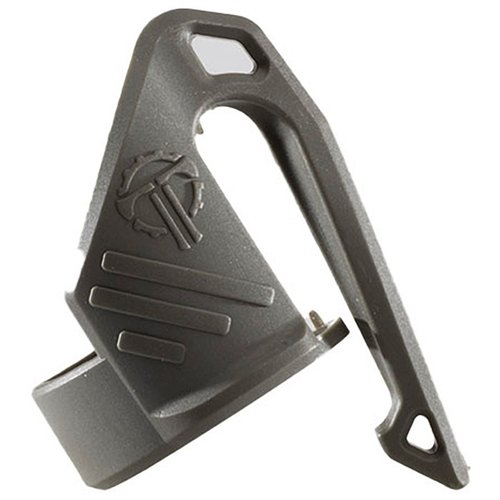 El Low Profile Carry Clip de Thyrm te permite llevar tu linterna táctica de forma discreta, rápida y segura, con textura antideslizante y compatible con MOLLE.